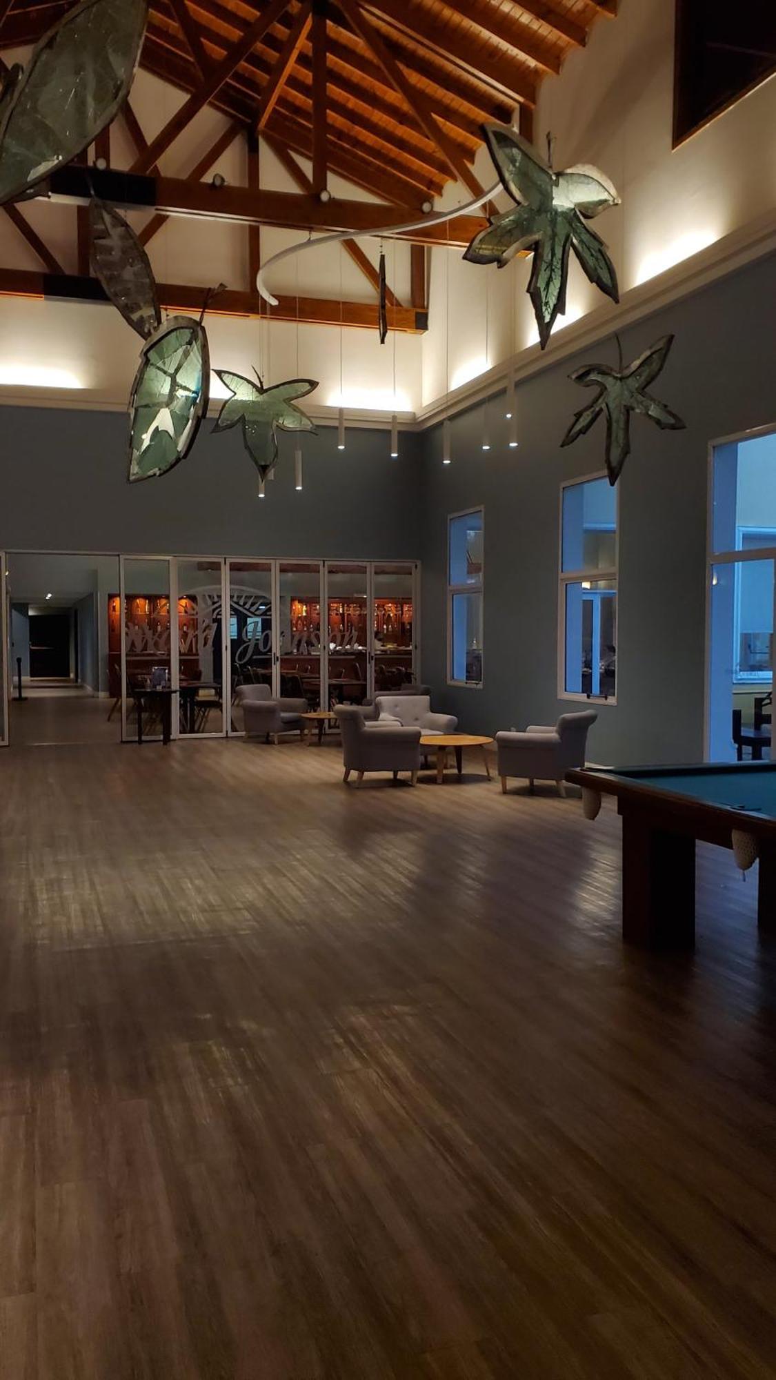 Howard Johnson Pilar Resort Spa & Convention Center Екстер'єр фото
